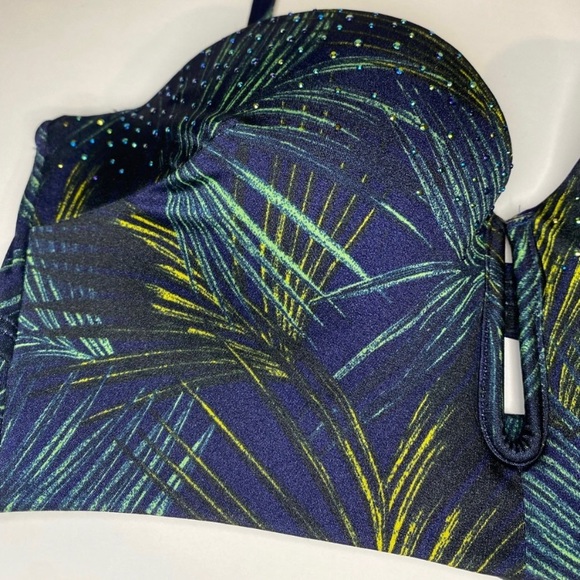 Victoria’s Secrets Full Coverage Push-up Bikini top with Rhinestones - Picture 2 of 6